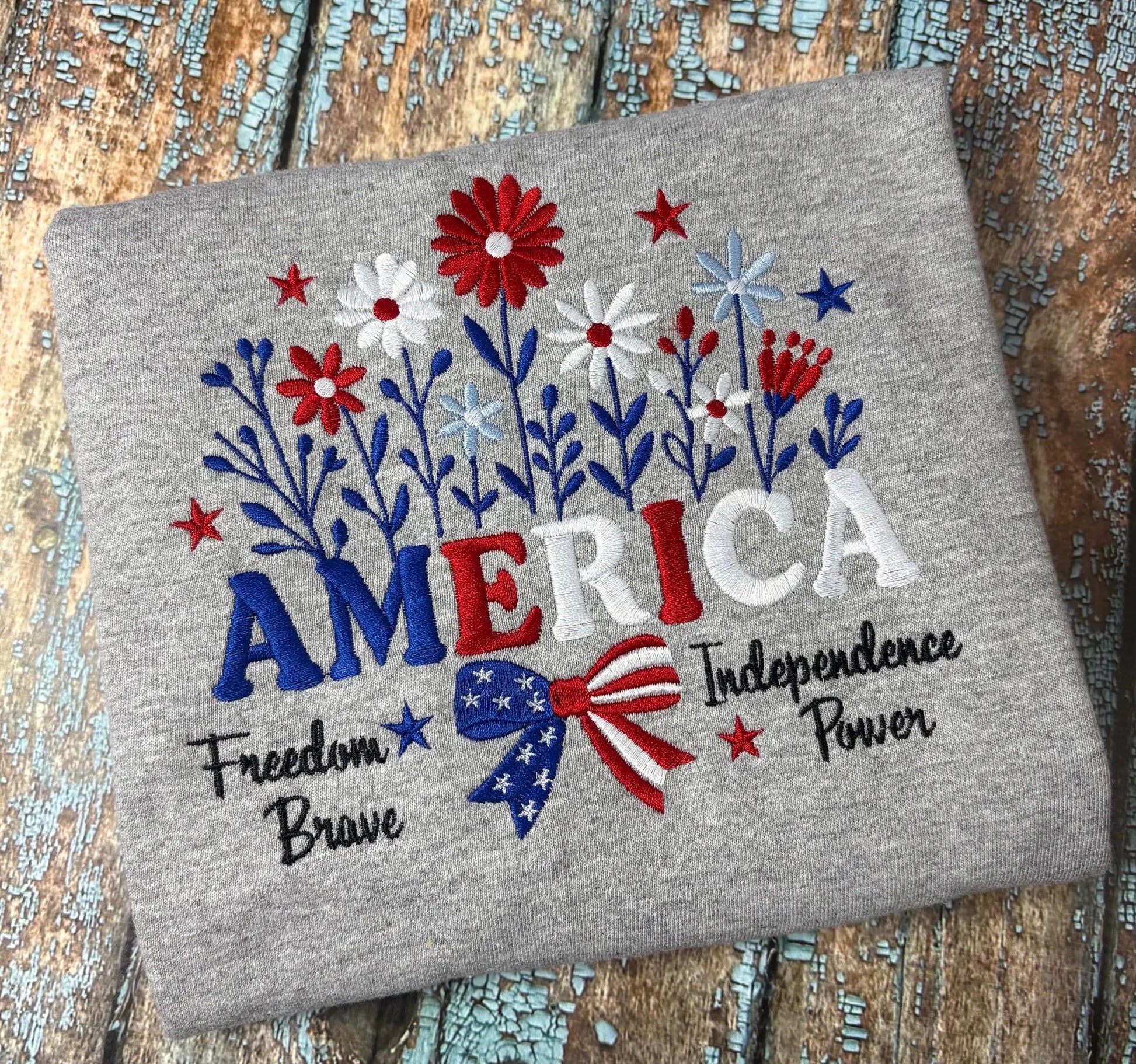 America Floral Embroidery Design, Patriotic Wildflower 4th of July Embroidery File, Independence Day Embroidery File Patriotic